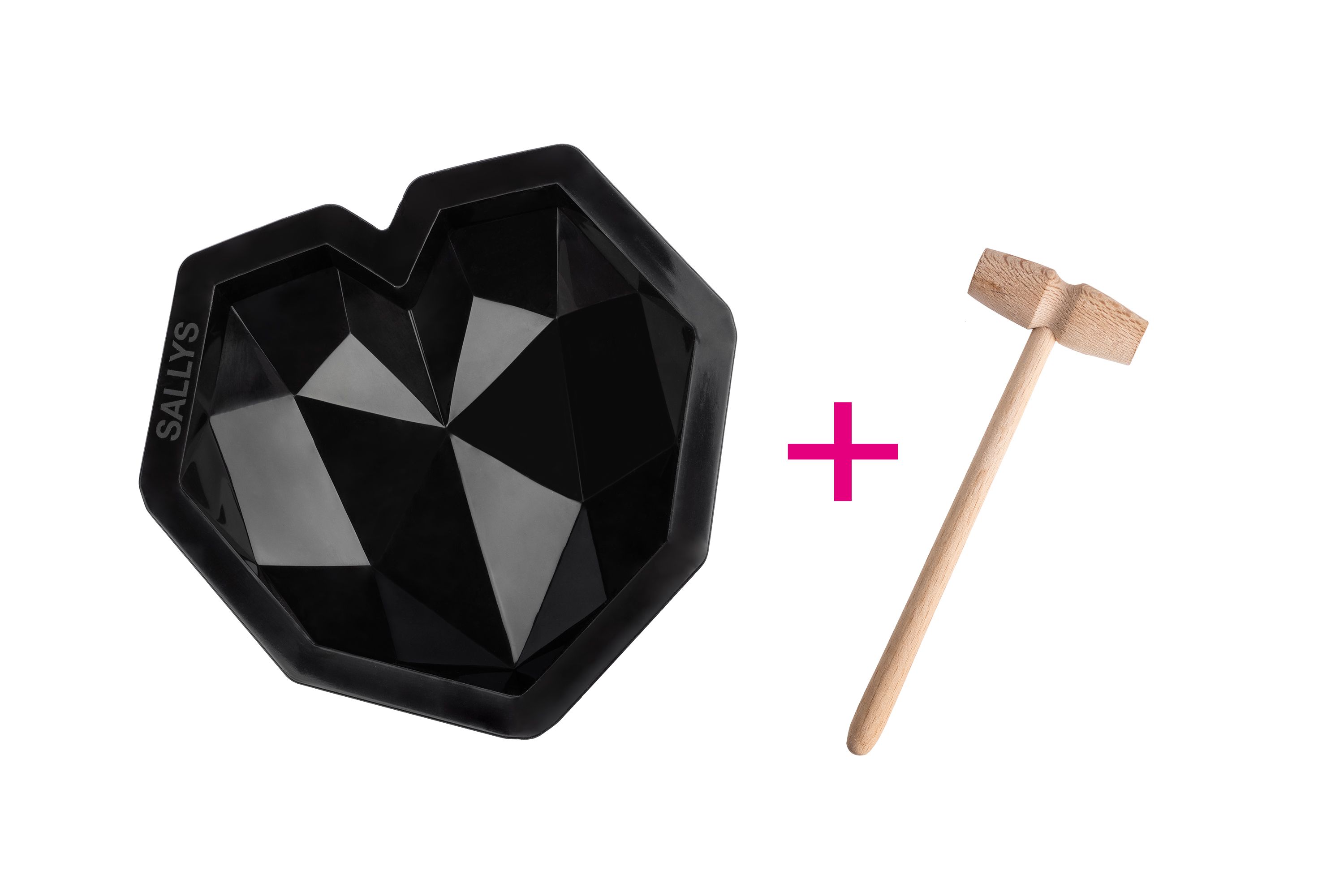 Ein Holzhammer und eine Diamantherzform