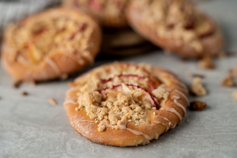 apfel-streuseltaler-mit-hefeteig-vegan-backen-mit-sally-und-lidl-26