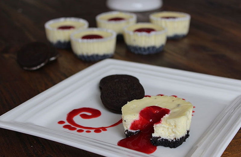 Oreo-Cheesecake-Muffins
