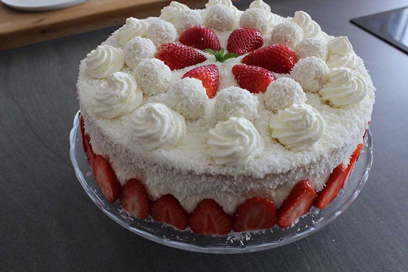 Erdbeer-Kokos-Torte