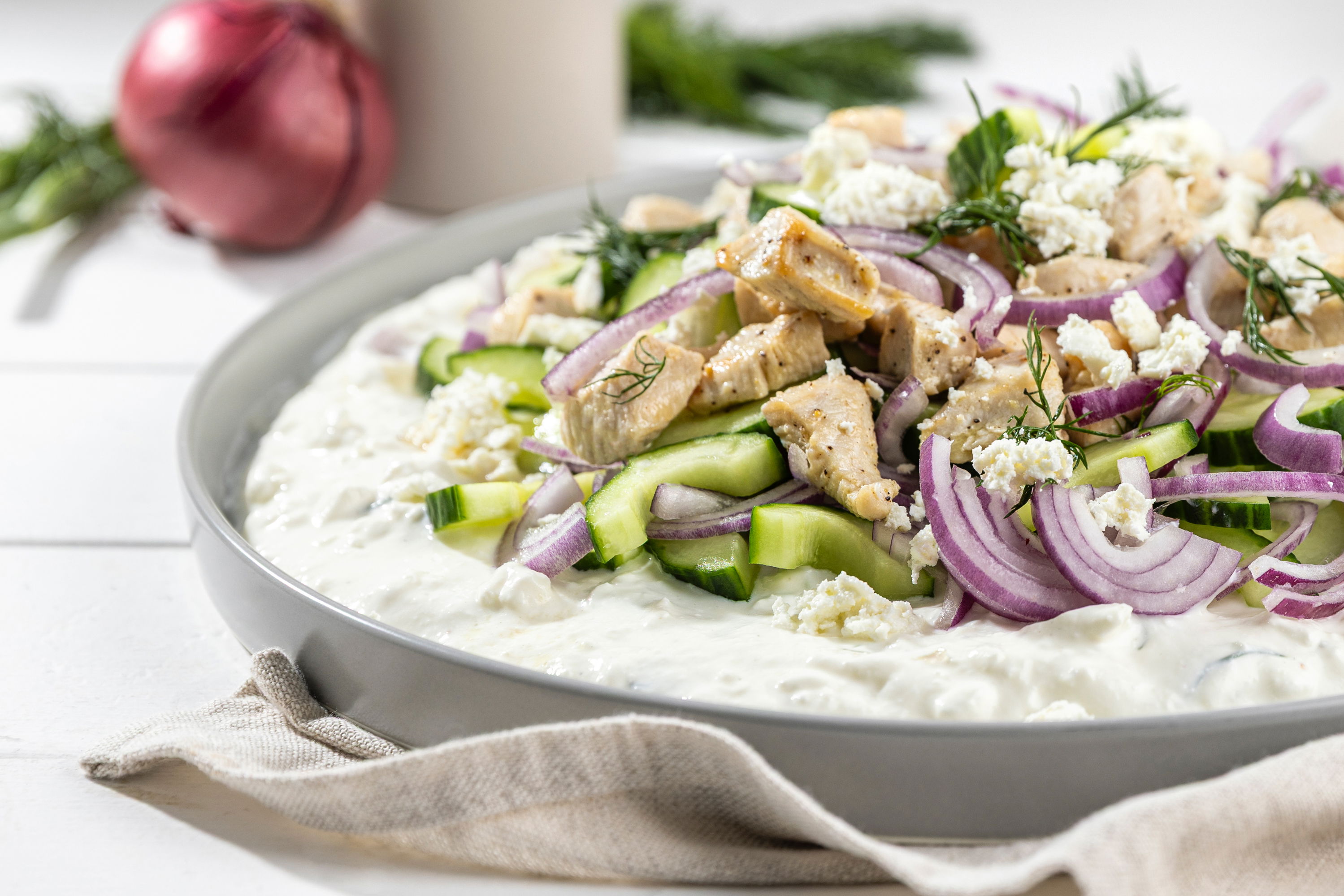 Tzatziki-Gurkensalat mit Hähnchen / High-Protein Salat