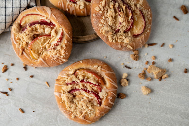 apfel-streuseltaler-mit-hefeteig-vegan-backen-mit-sally-und-lidl-26