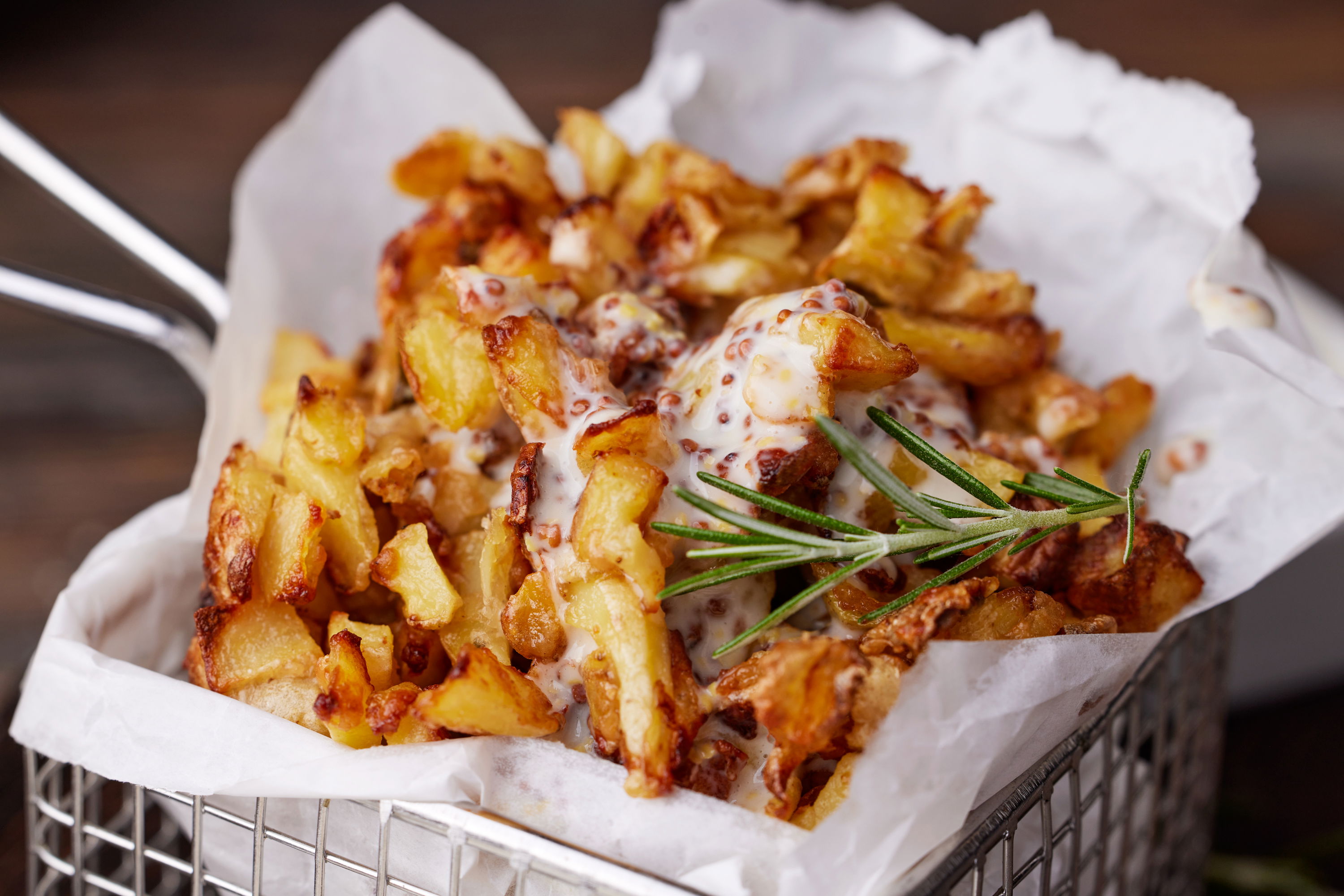 Parmesan-Kartoffeln / mit Honig-Senf-Dressing