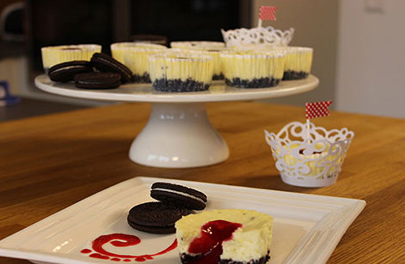 Oreo-Cheesecake-Muffins