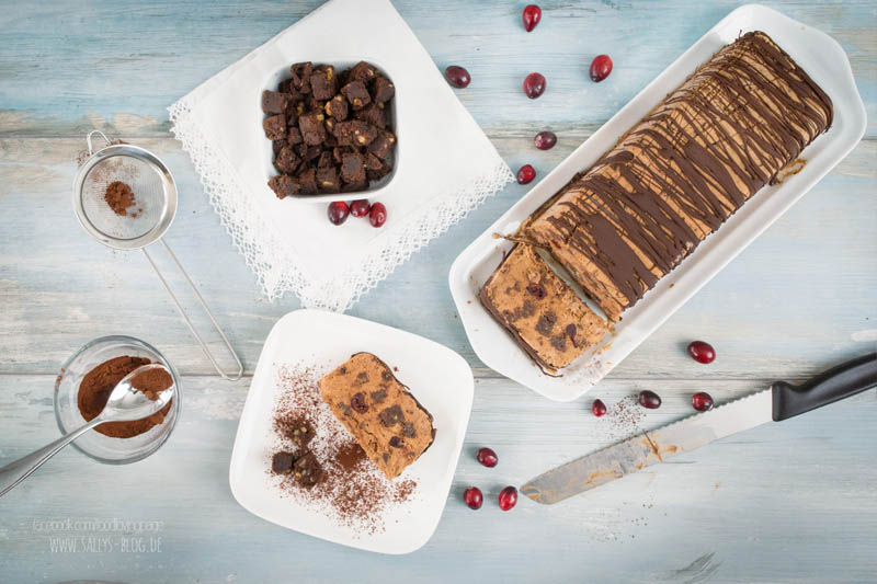 Schokoladenparfait mit Brownies / Eis-Dessert