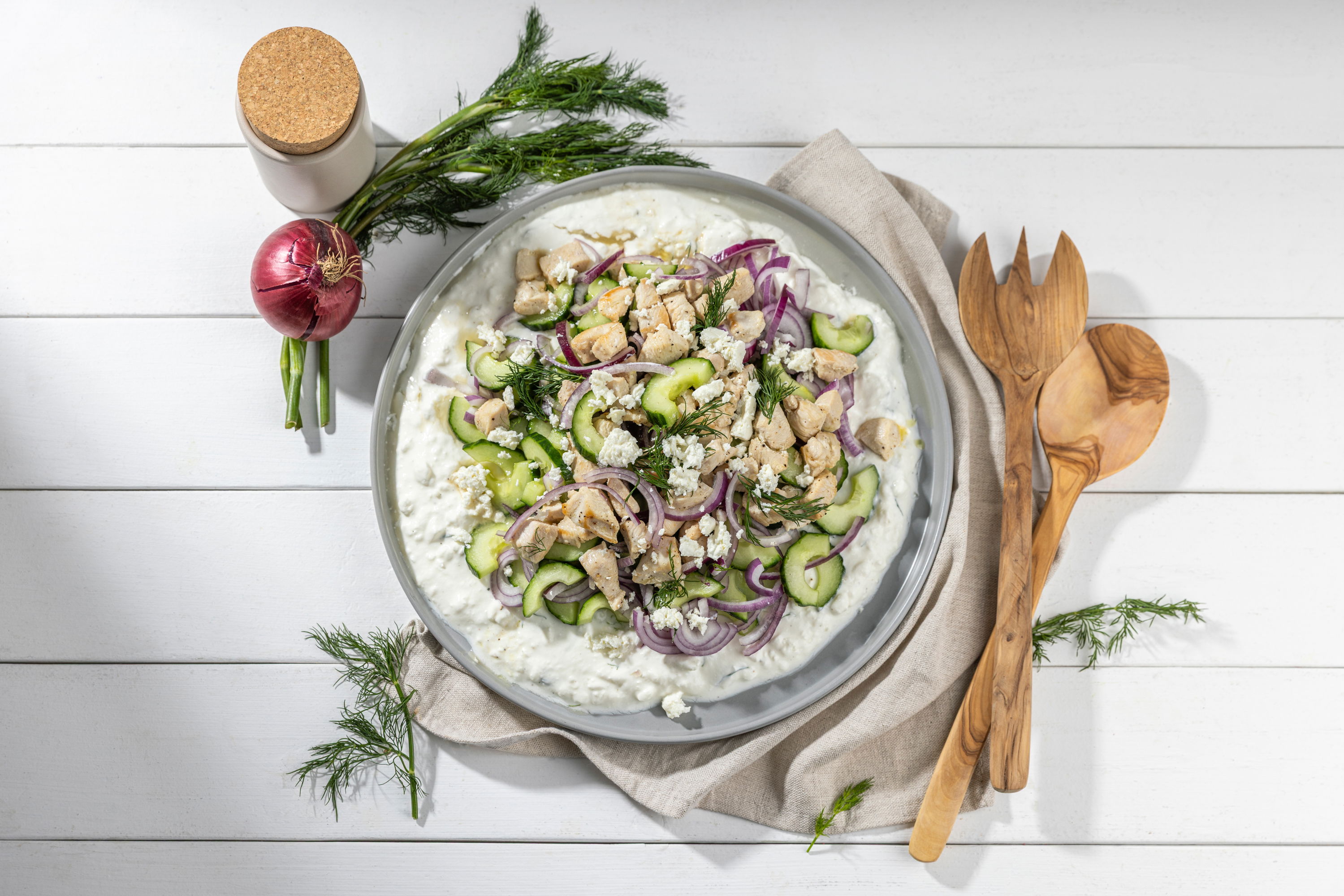 Tzatziki-Gurkensalat mit Hähnchen / High-Protein Salat