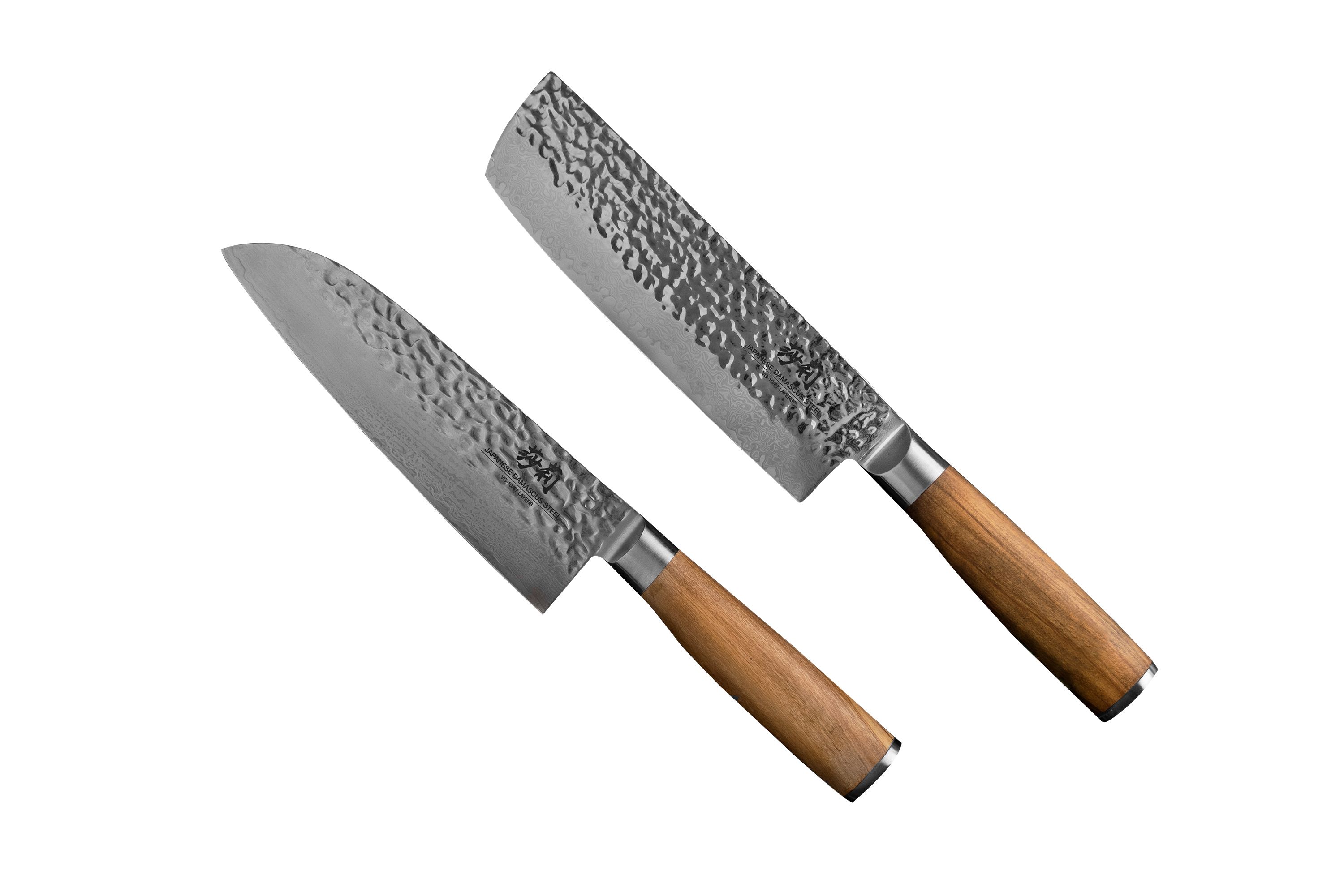 Zwei Messer mit silberner Klinge und hölzernem Griff