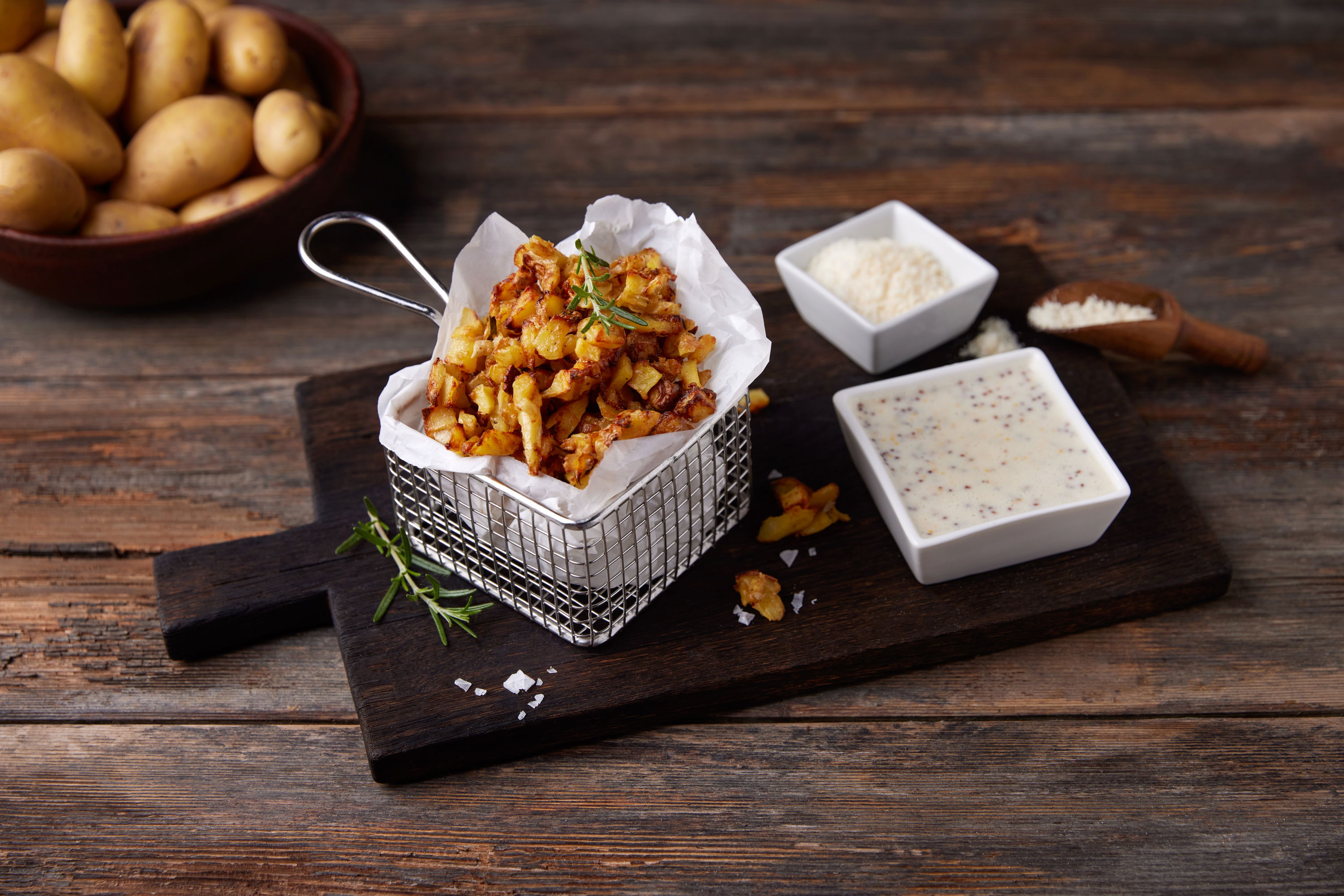 Parmesan-Kartoffeln / mit Honig-Senf-Dressing