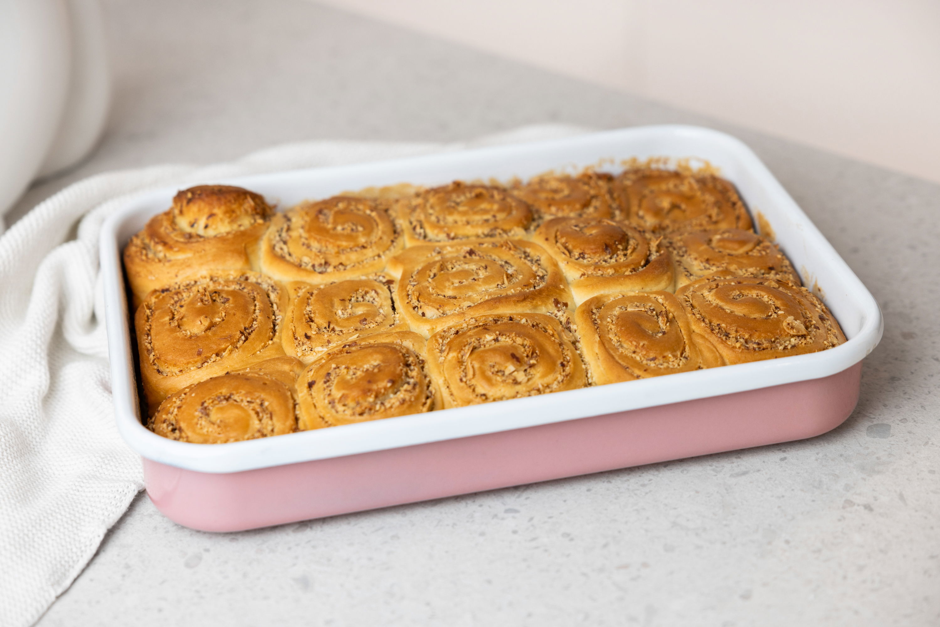 Bienenstich Schnecken / Hefeschnecken mit Mandelkruste