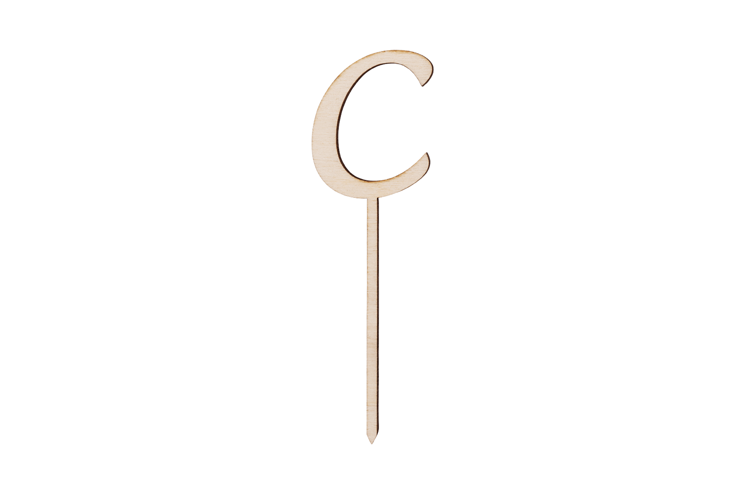 Ein Caketopper mit dem Buchstaben C