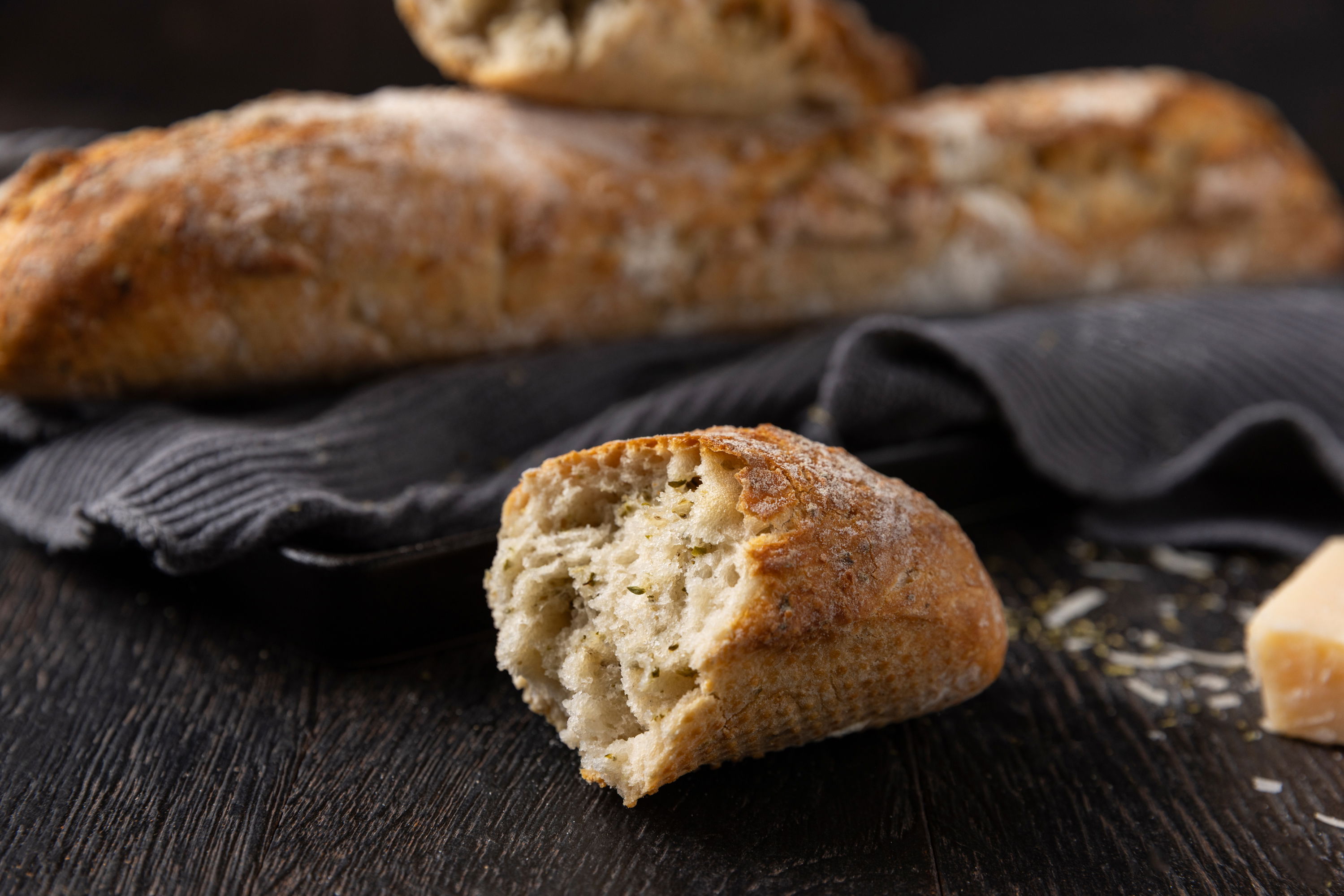 Magisches Cheese-Oregano Baguette