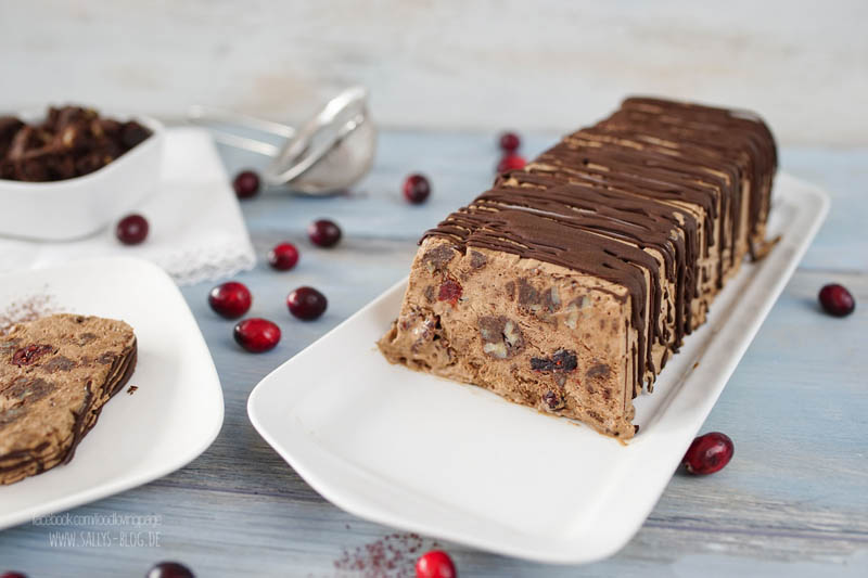 Schokoladenparfait mit Brownies / Eis-Dessert