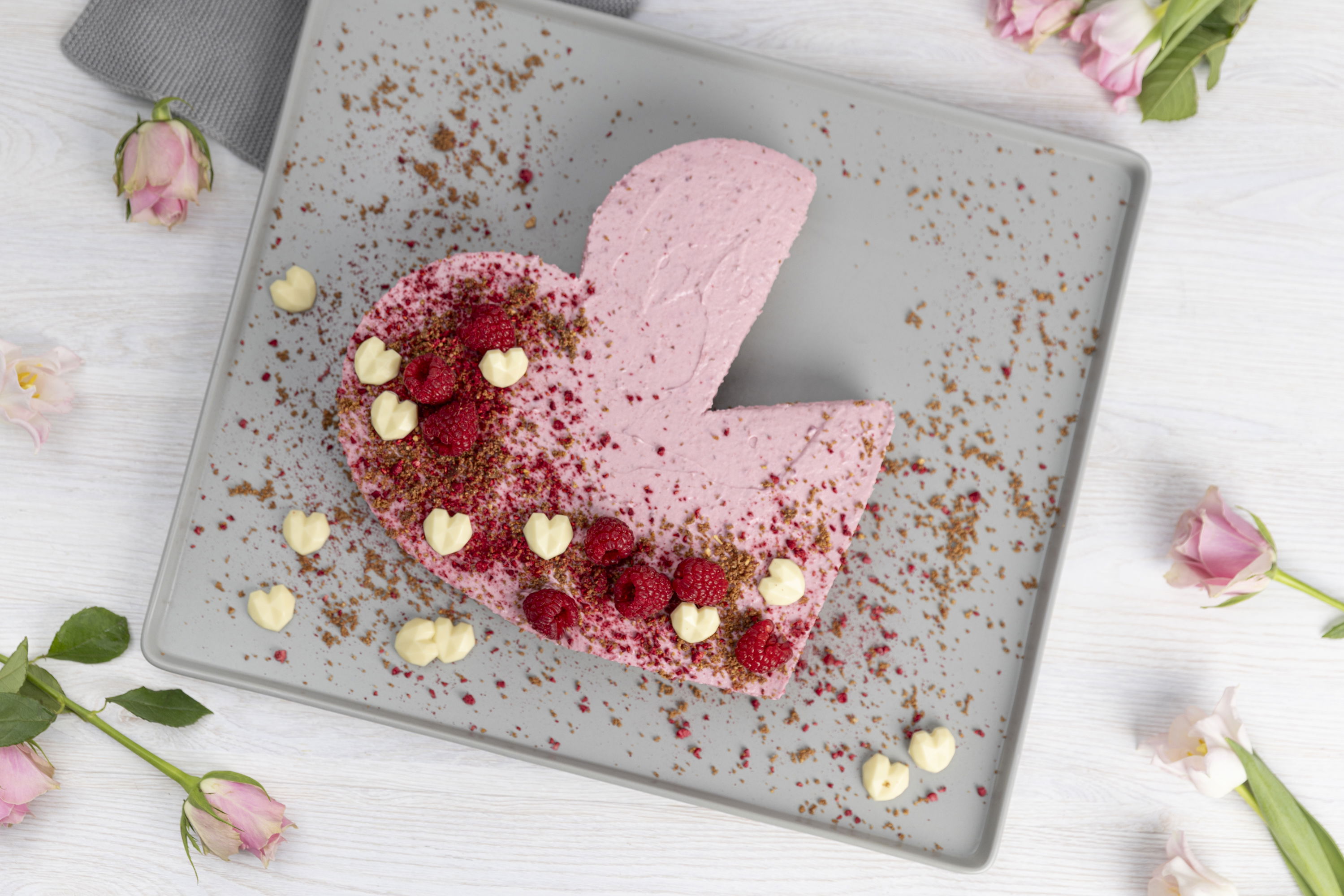 Himbeermousse Herztorte / No Bake Torte zum Valentinstag