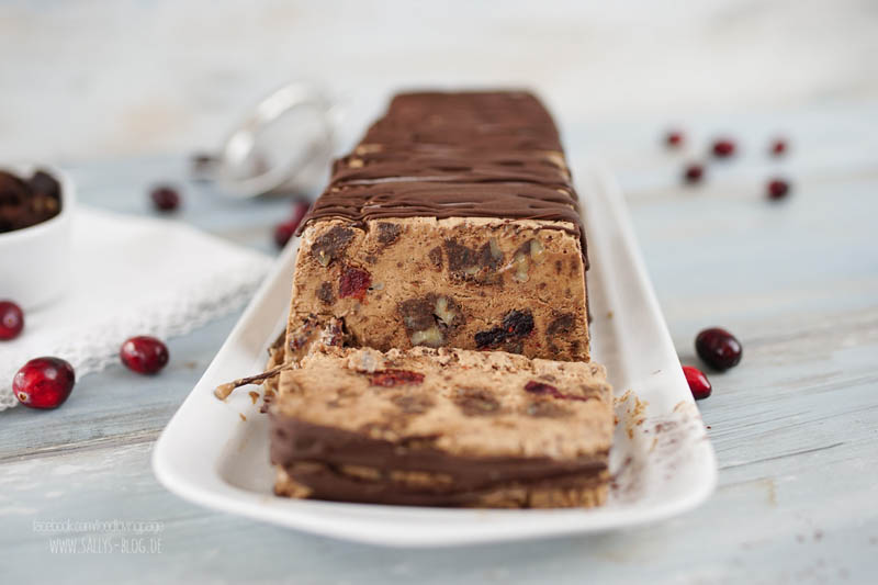 Schokoladenparfait mit Brownies / Eis-Dessert