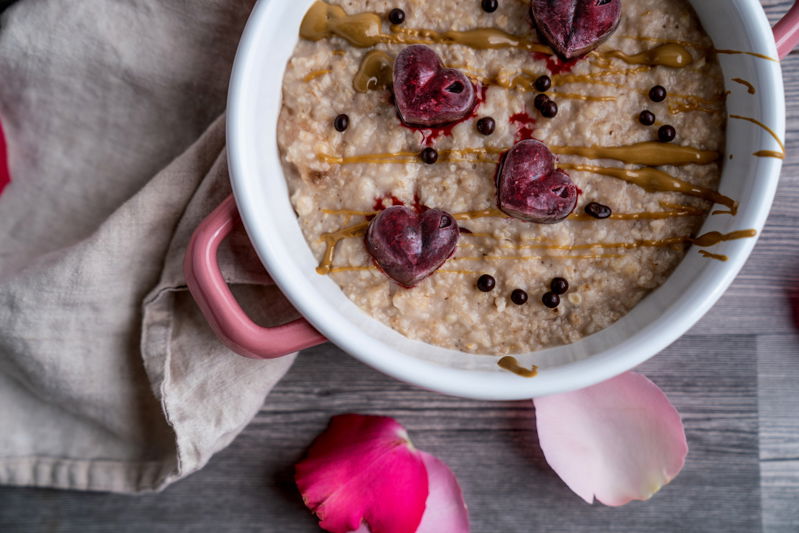 Herzchen Porridge zum Valentinstag