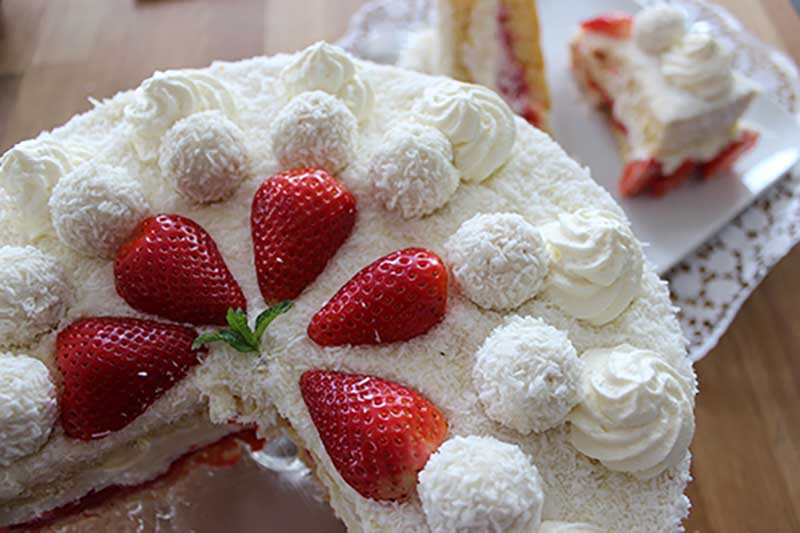 Erdbeer-Kokos-Torte