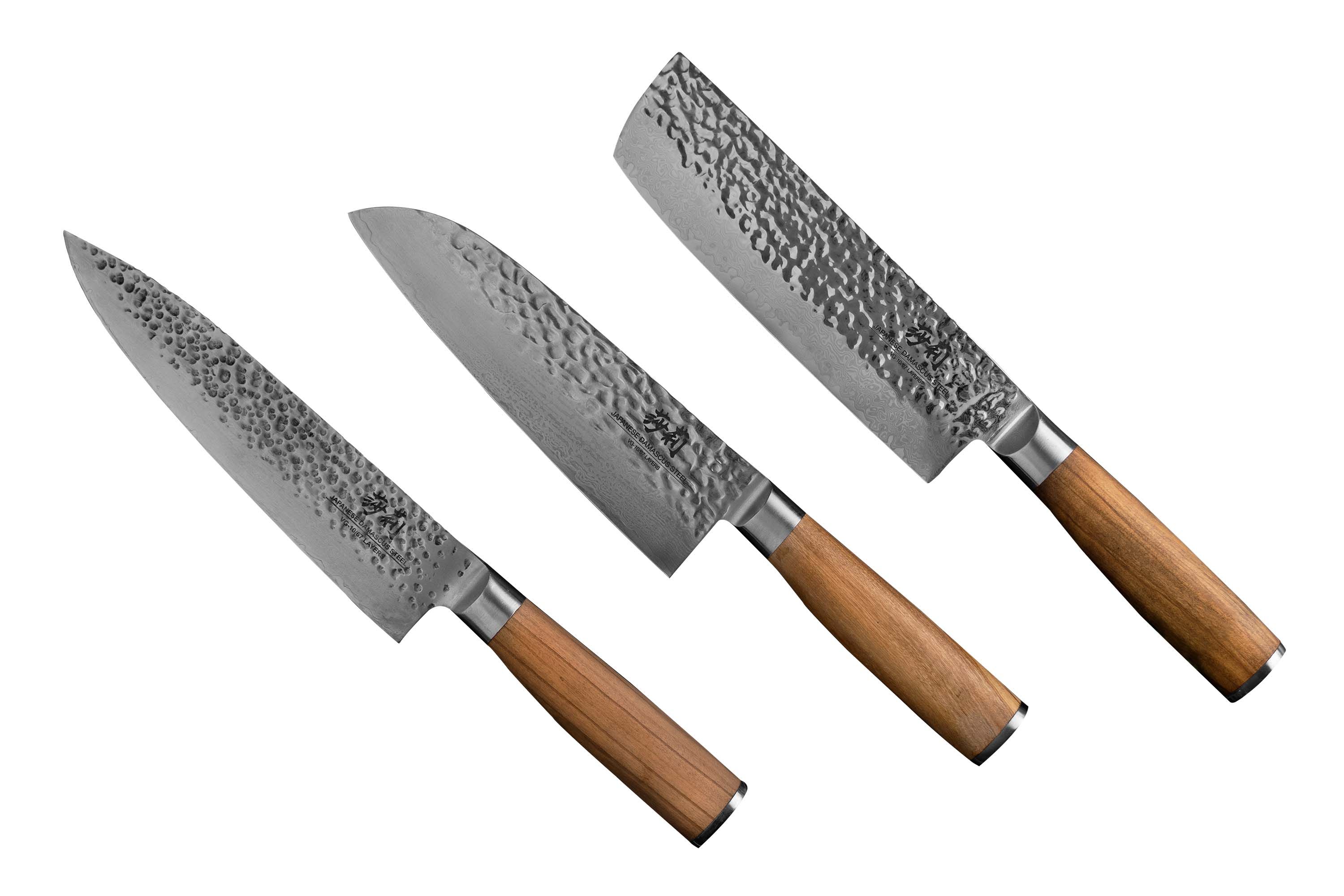 Drei Messer mit silberner Klinge und hölzernem Griff