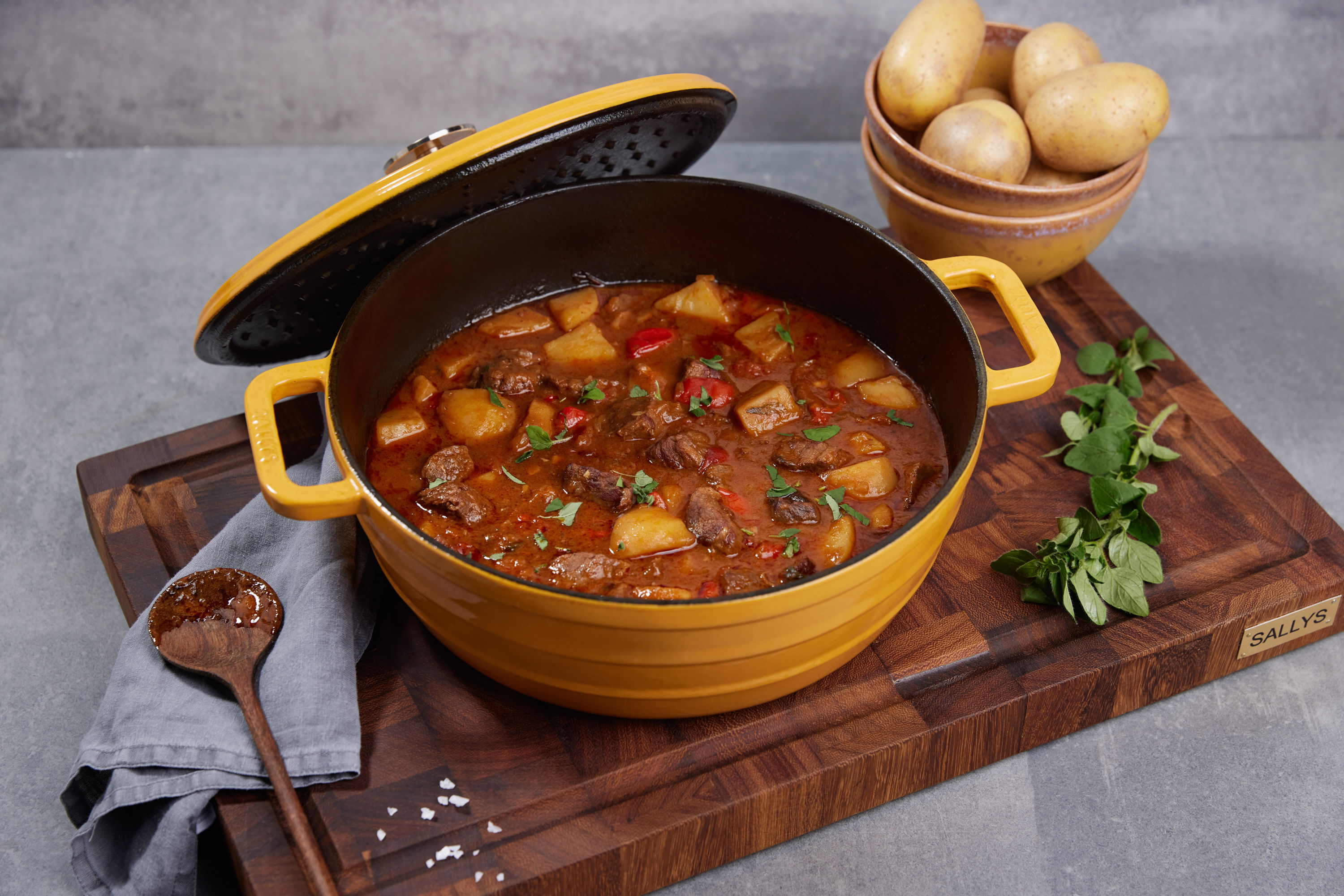 Gulasch mit Kartoffeln / Eintopf / Ramadan Rezept