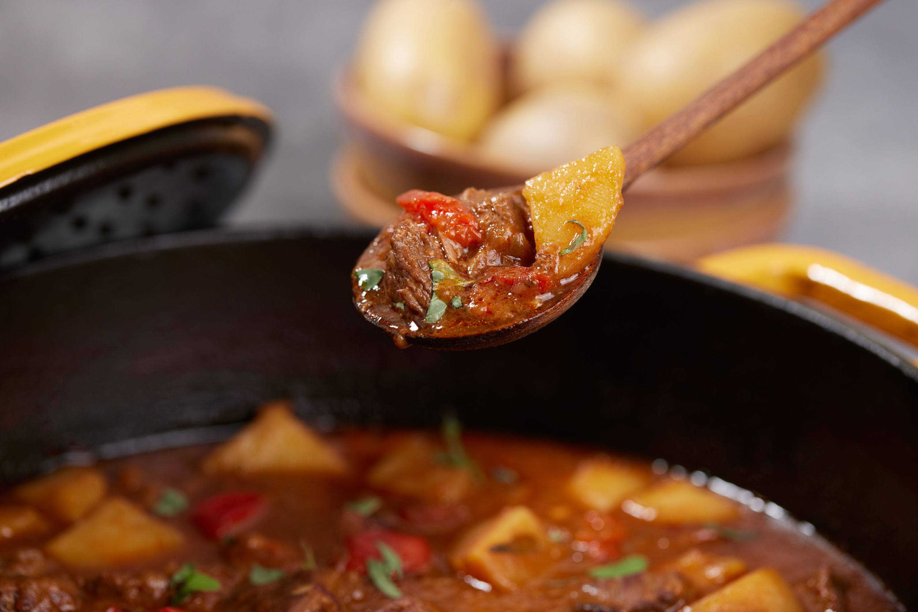 Gulasch mit Kartoffeln / Eintopf / Ramadan Rezept