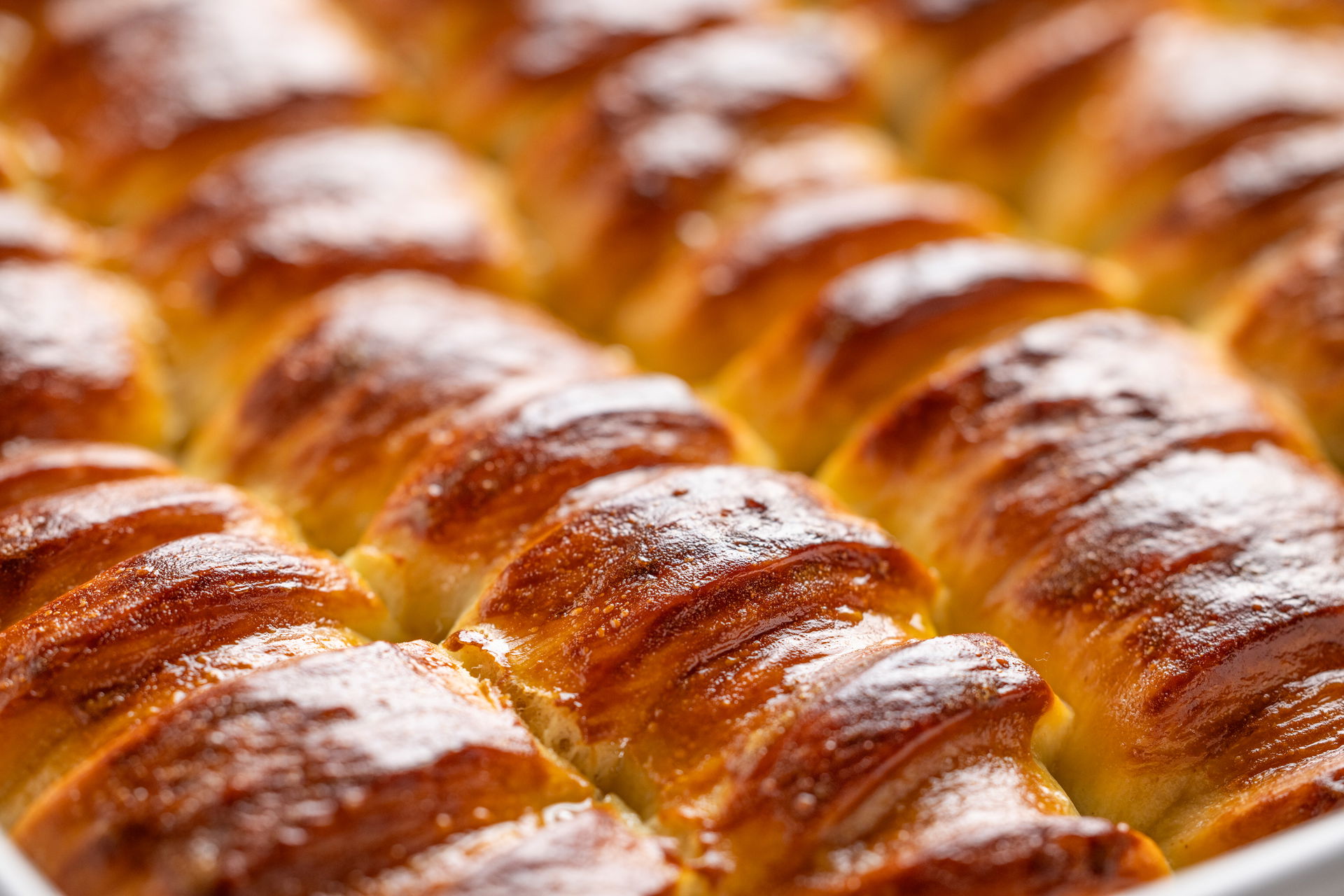 Brioche mit cremiger Haselnuss Füllung / Schoko Hefebrötchen