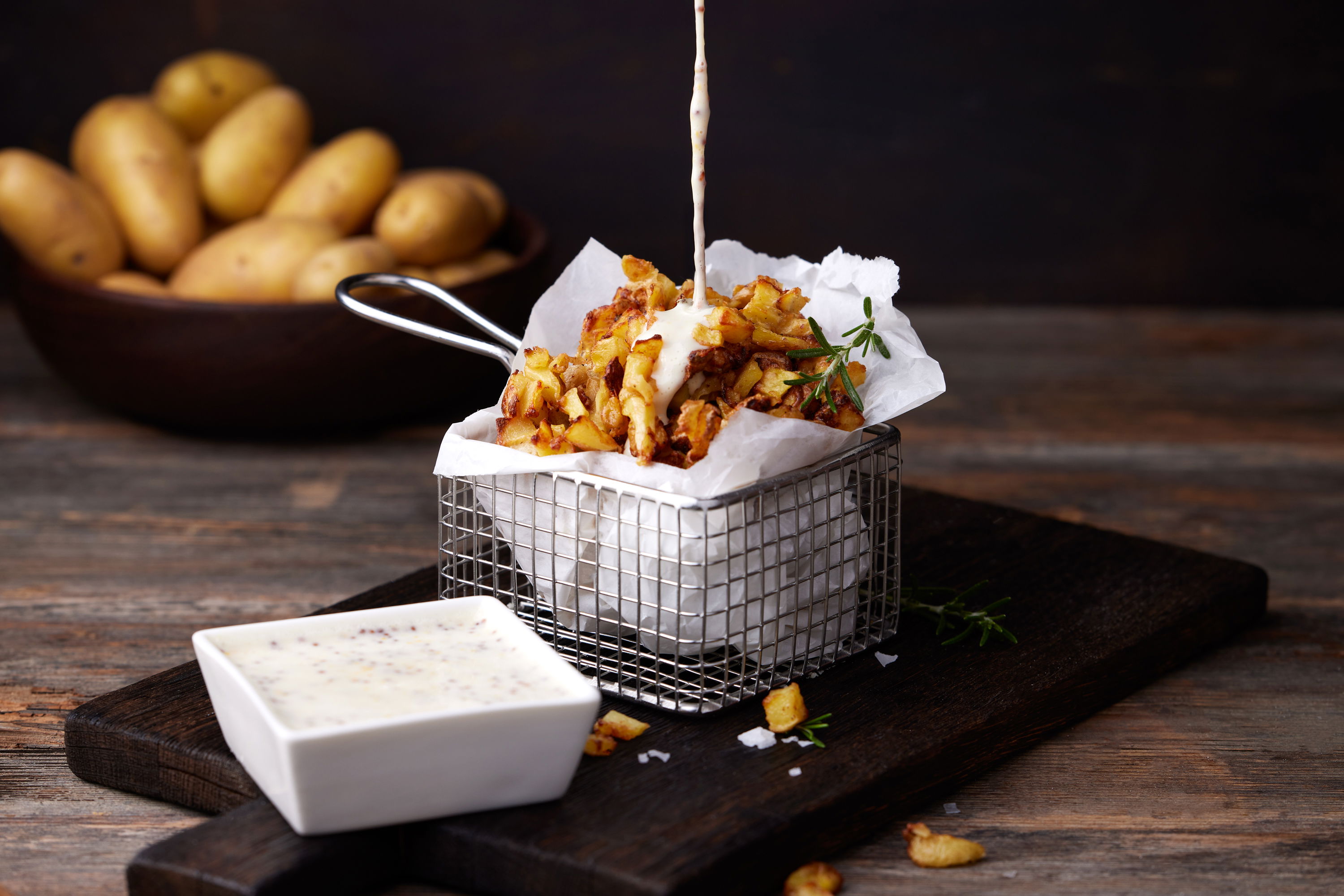 Parmesan-Kartoffeln / mit Honig-Senf-Dressing