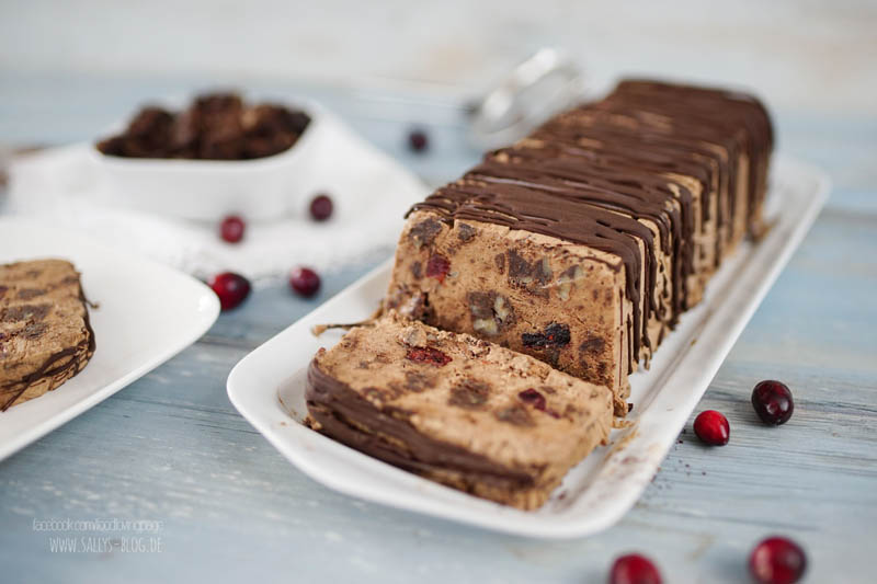 Schokoladenparfait mit Brownies / Eis-Dessert