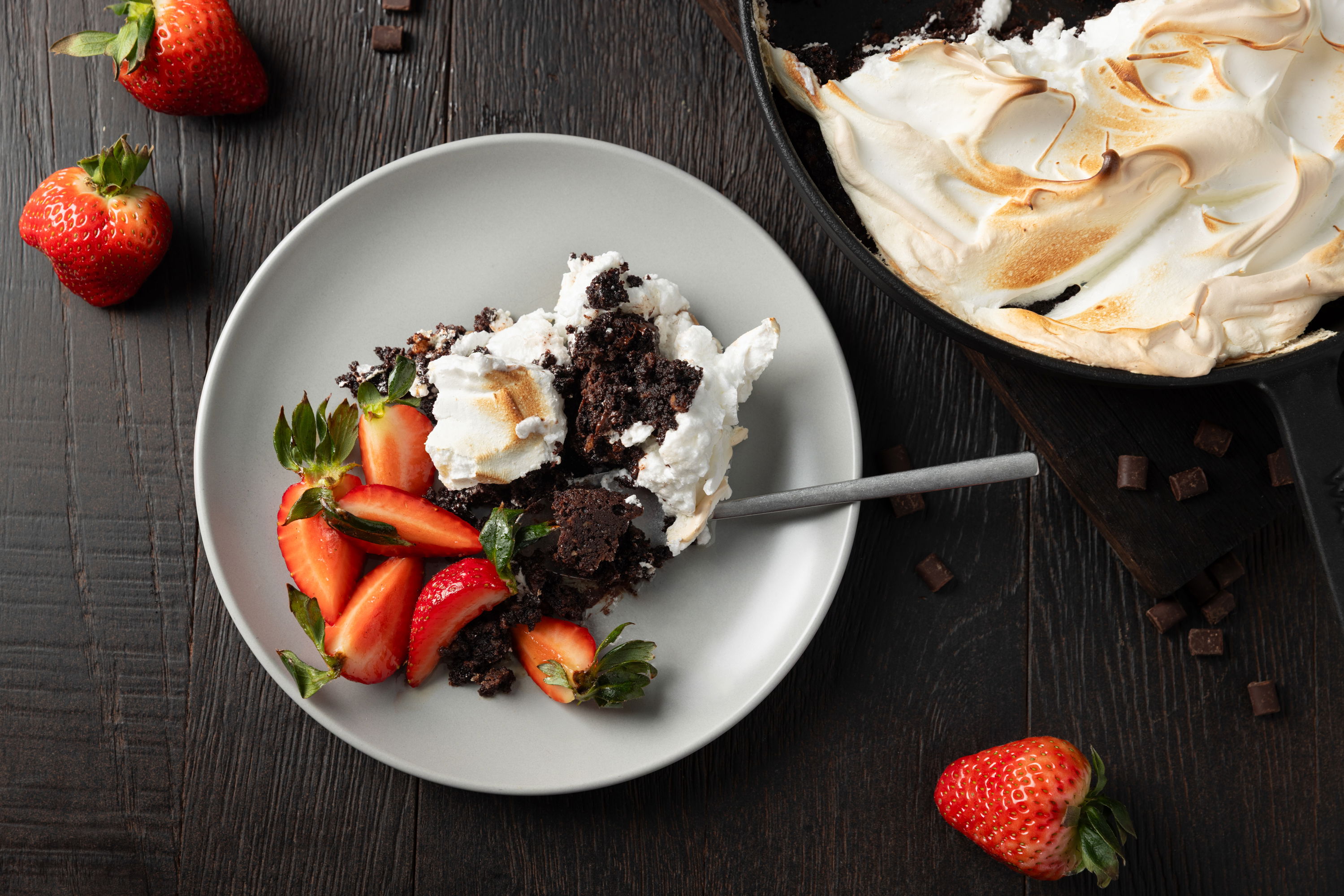 Schokoladenbrownie mit Baiserhaube