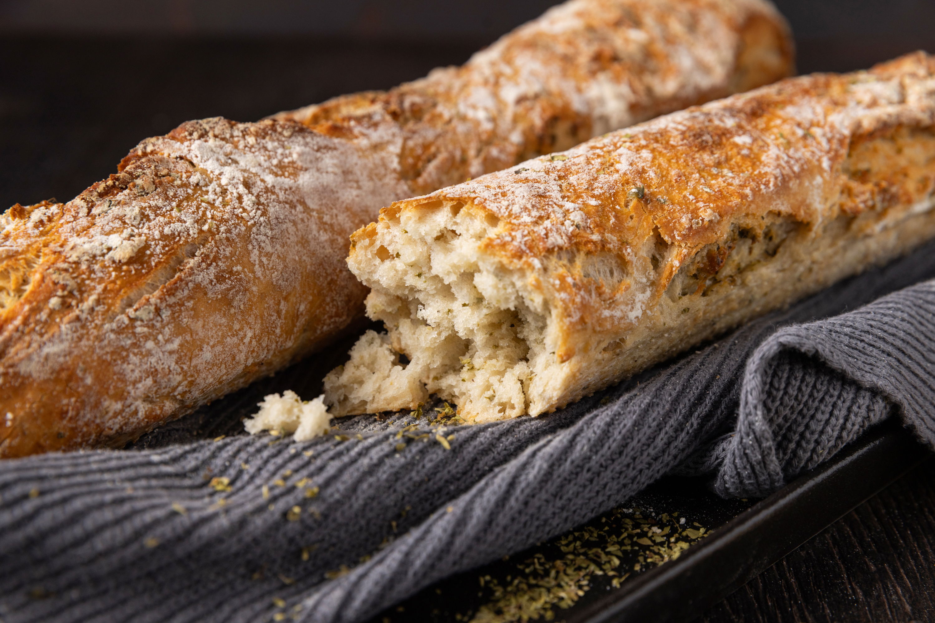 Magisches Cheese-Oregano Baguette