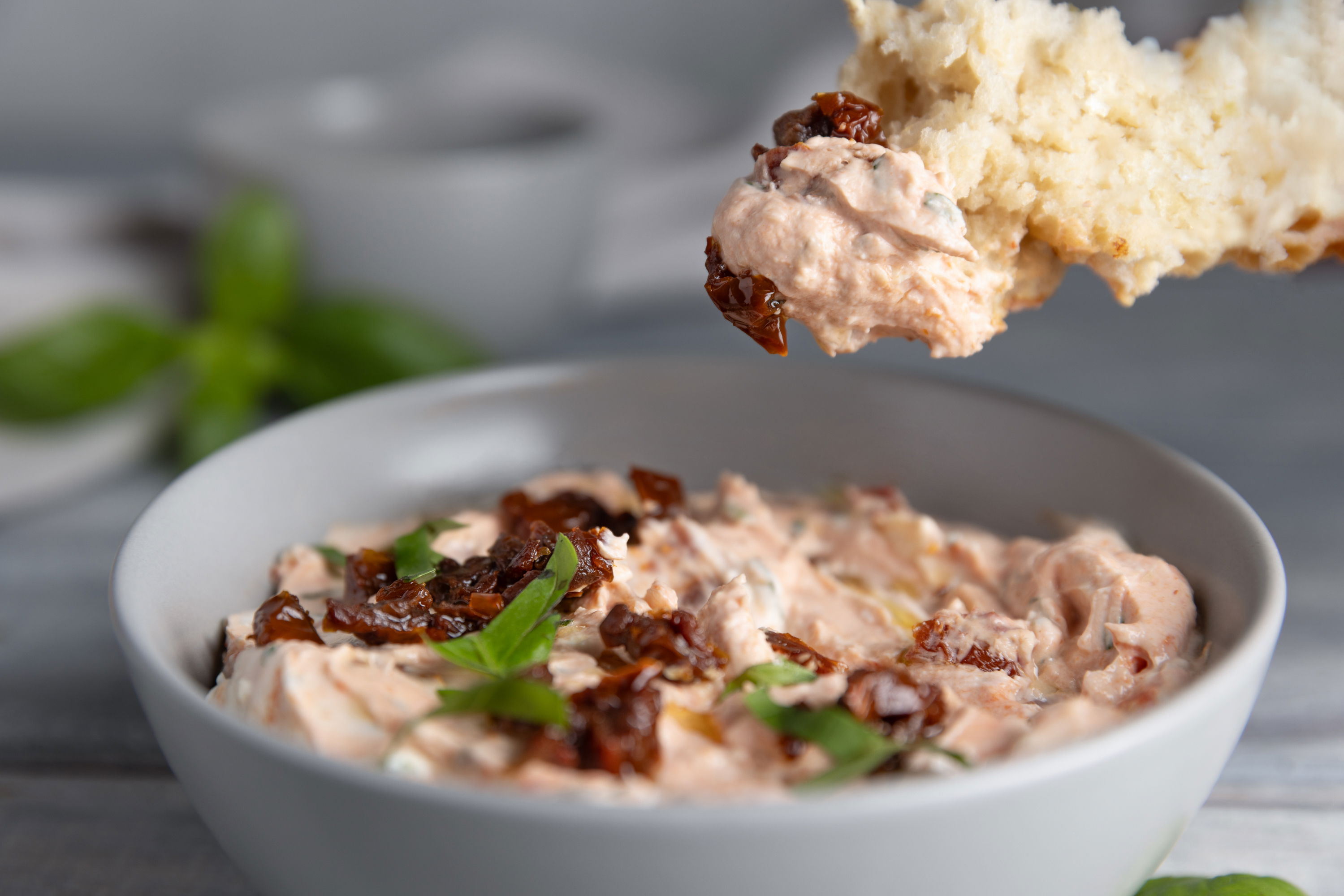 Tomate-Basilikum Grill-Dip