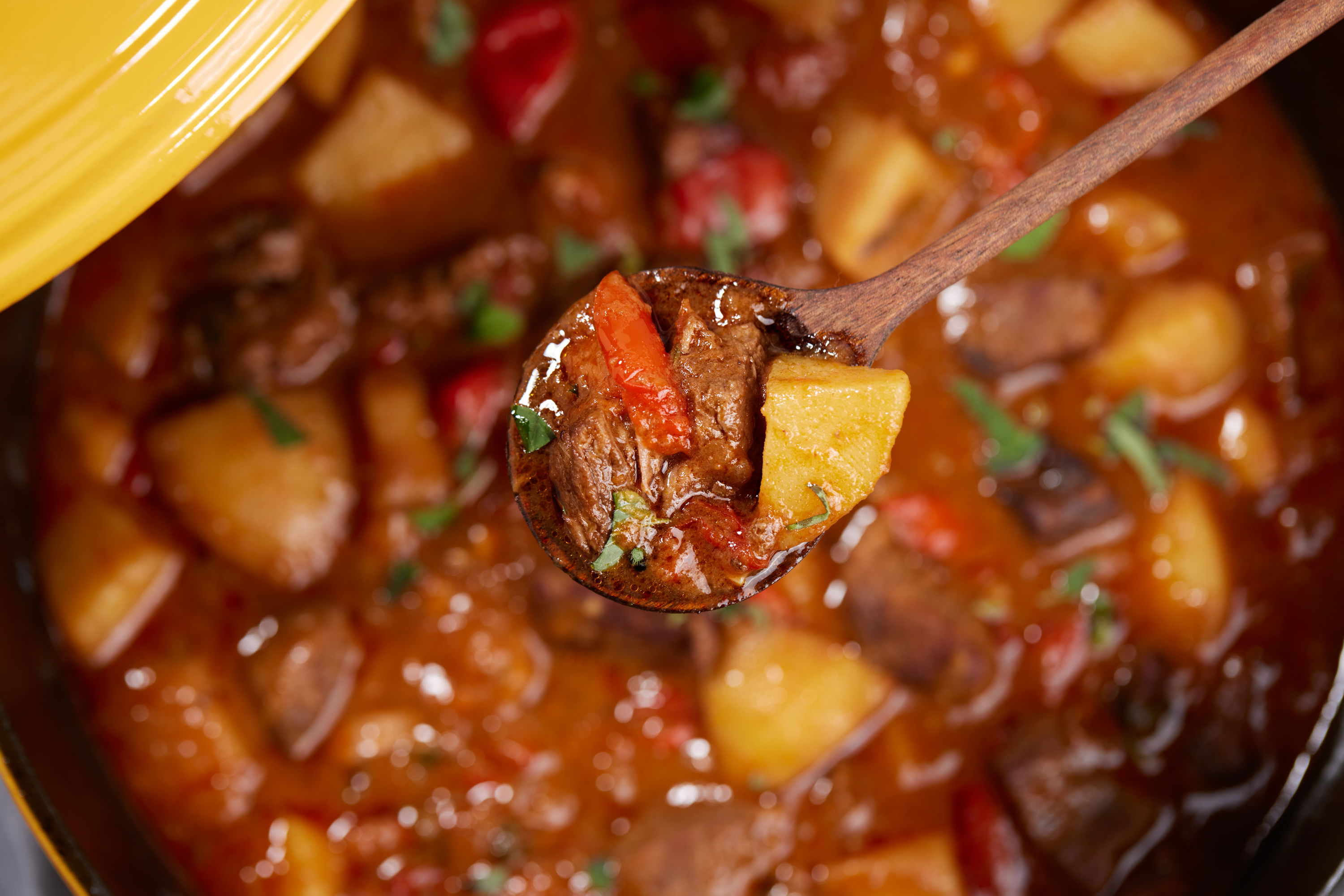 Gulasch mit Kartoffeln / Eintopf / Ramadan Rezept