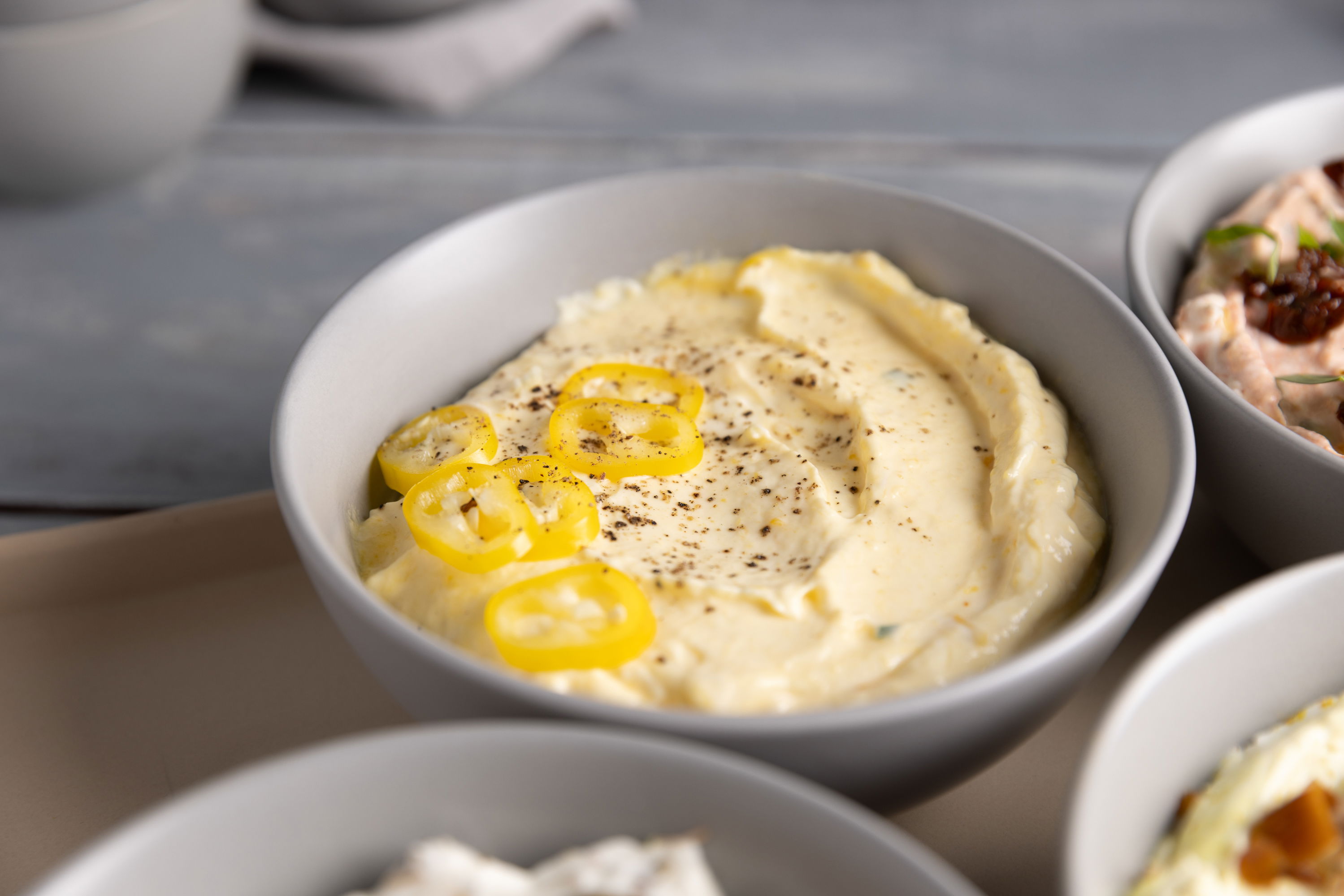 4 Dips aus einem Grundrezept / Frischkäse Grill-Dips