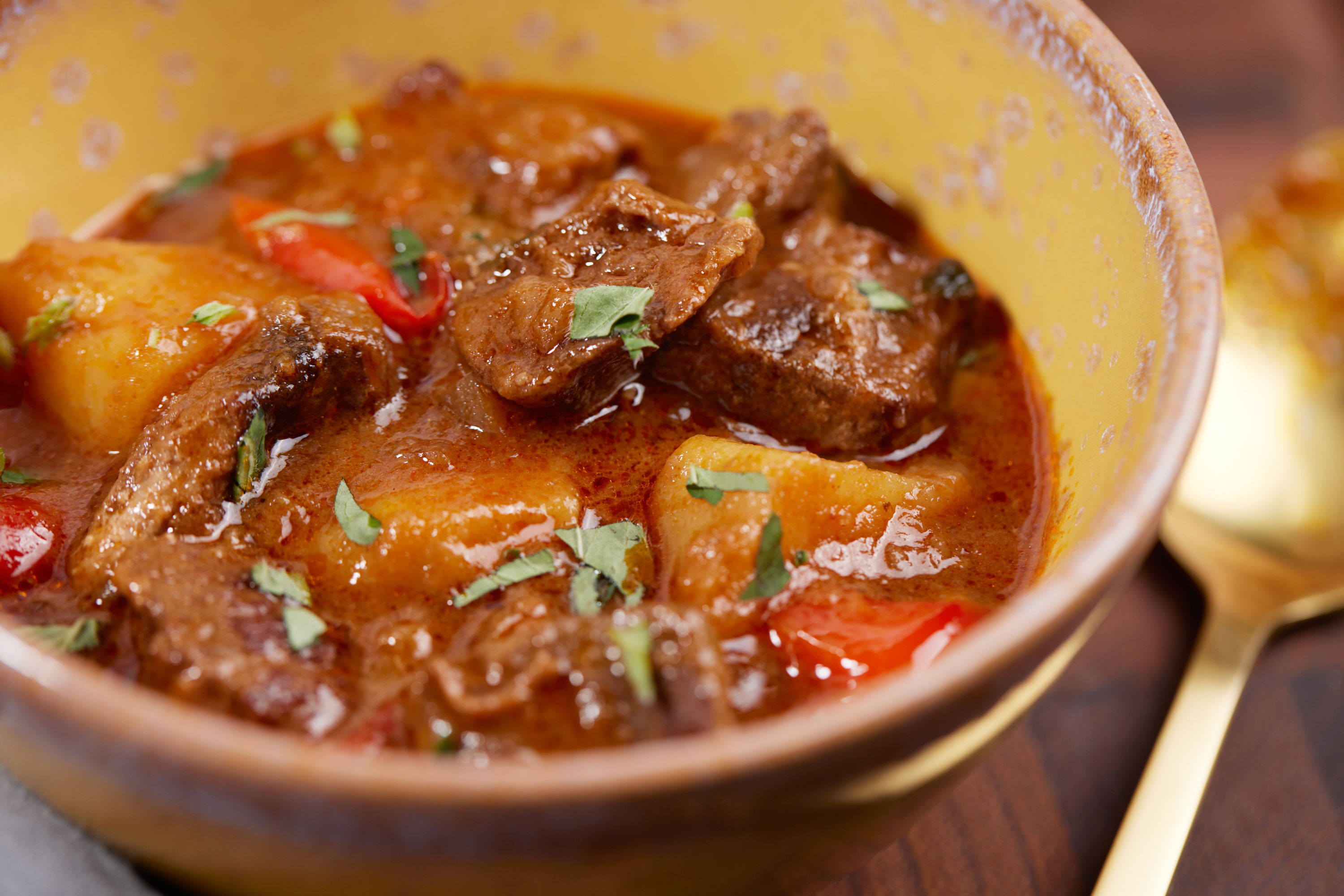 Gulasch mit Kartoffeln / Eintopf / Ramadan Rezept